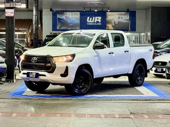 TOYOTA HILUX 2.8 D-4D TURBO DIESEL CHASSI 4X4 MANUAL